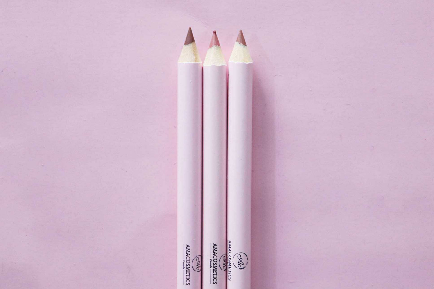 Crayons à Lèvres Amacosmetique – Précision, Élégance et Couleurs Signature
