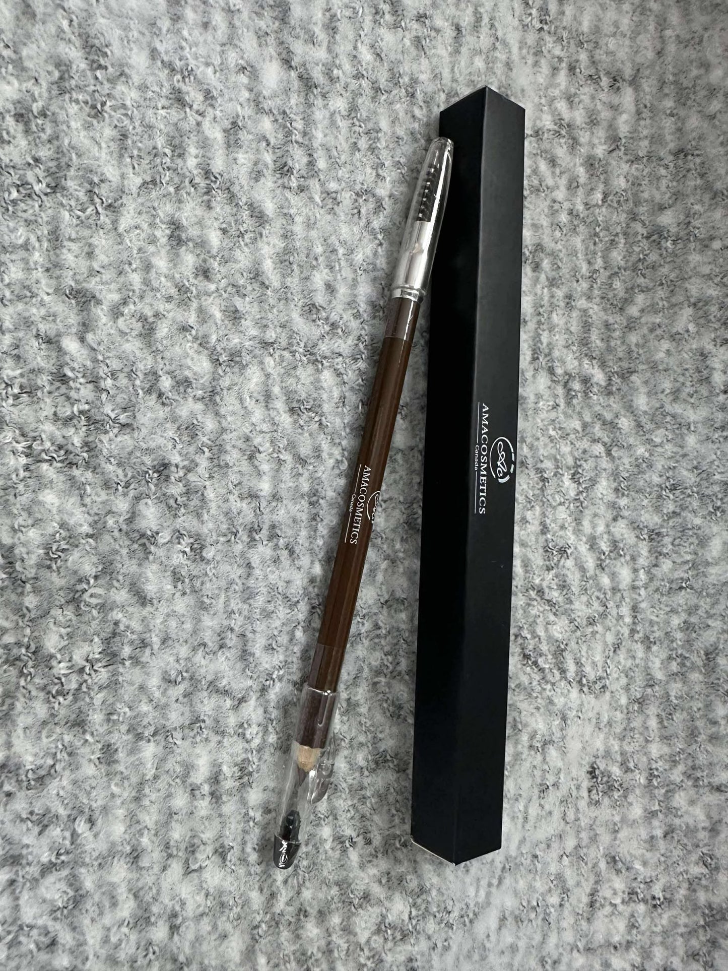 CRAYON PRÉCISION 3 EN 1 AMACOSMETICS – Sourcils & Yeux | Precision 3-in-1 Brow & Eye Pencil