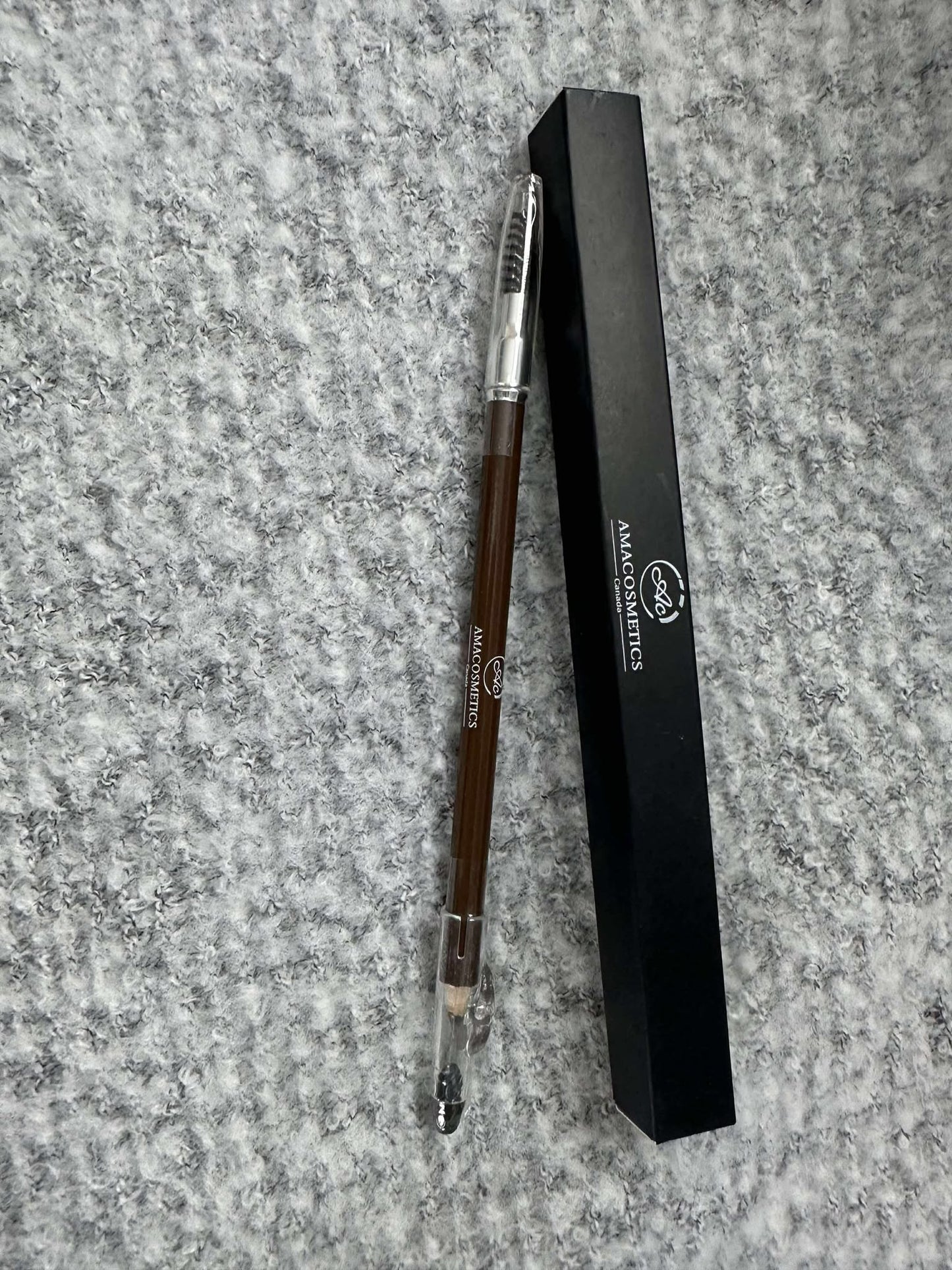 CRAYON PRÉCISION 3 EN 1 AMACOSMETICS – Sourcils & Yeux | Precision 3-in-1 Brow & Eye Pencil